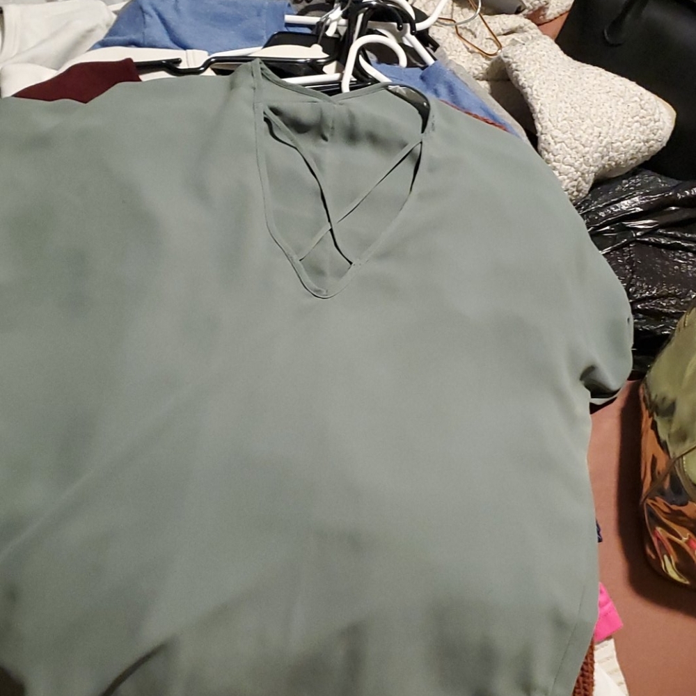 Nice green shirt short sleeve